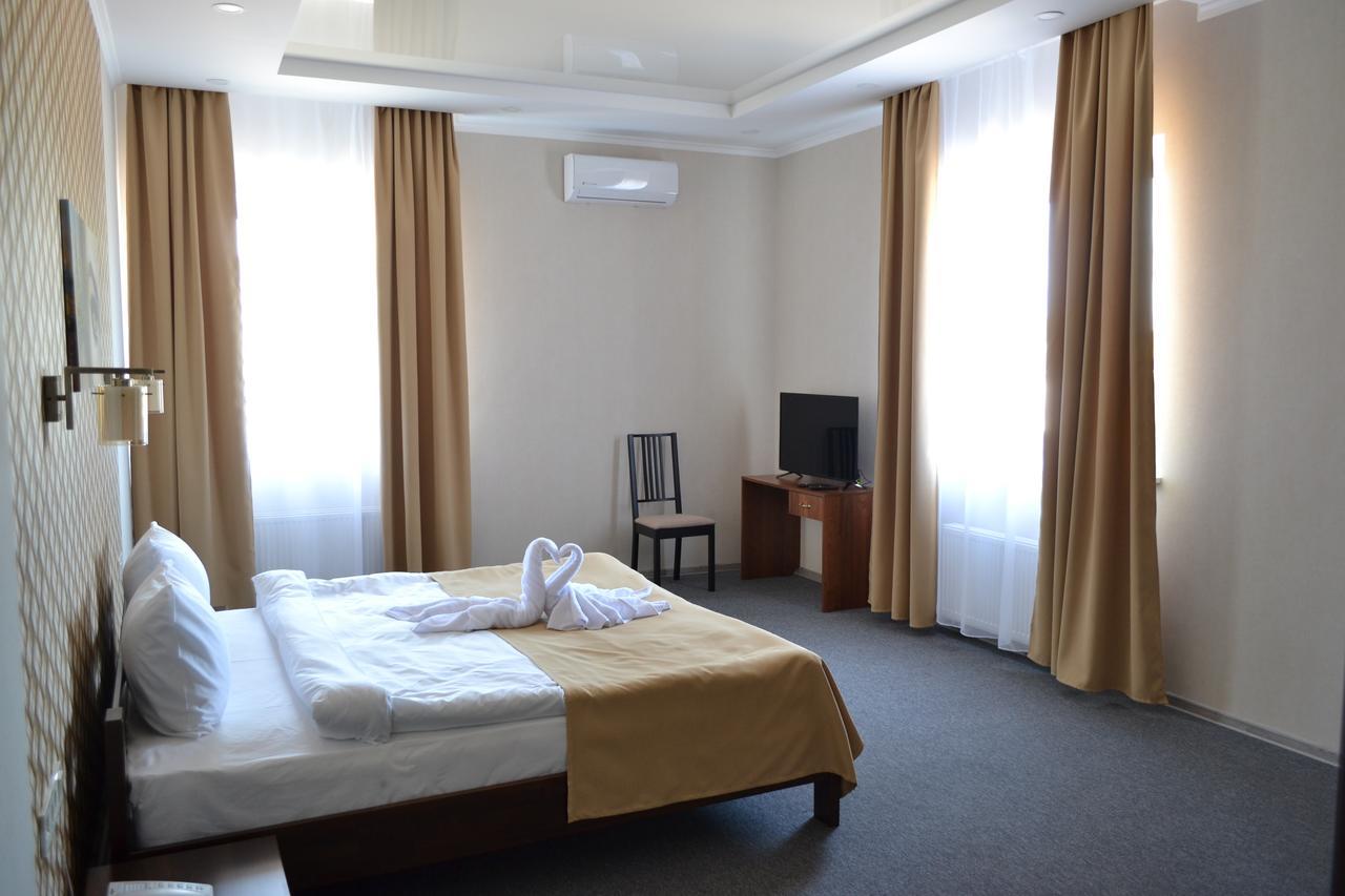 Три Сімки Hotel Vyshhorod Luaran gambar