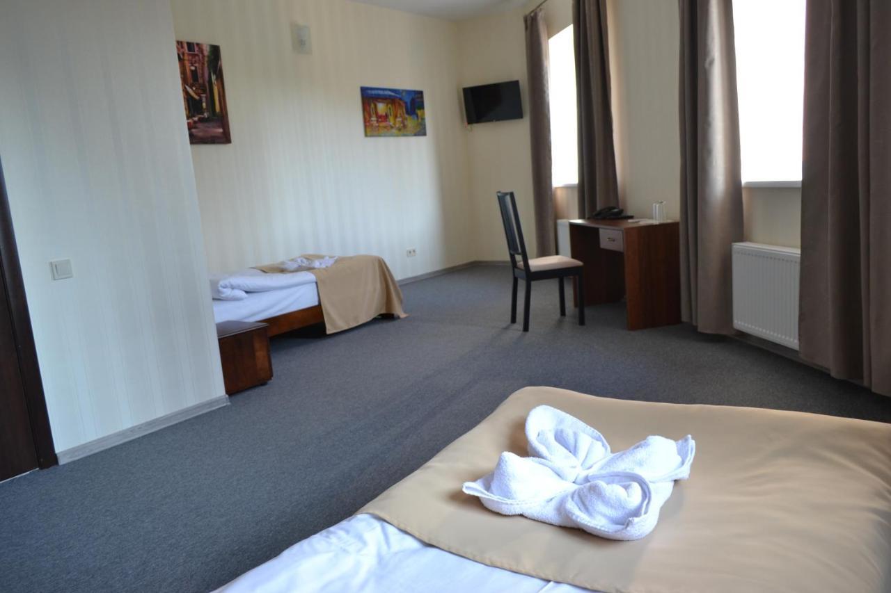 Три Сімки Hotel Vyshhorod Luaran gambar